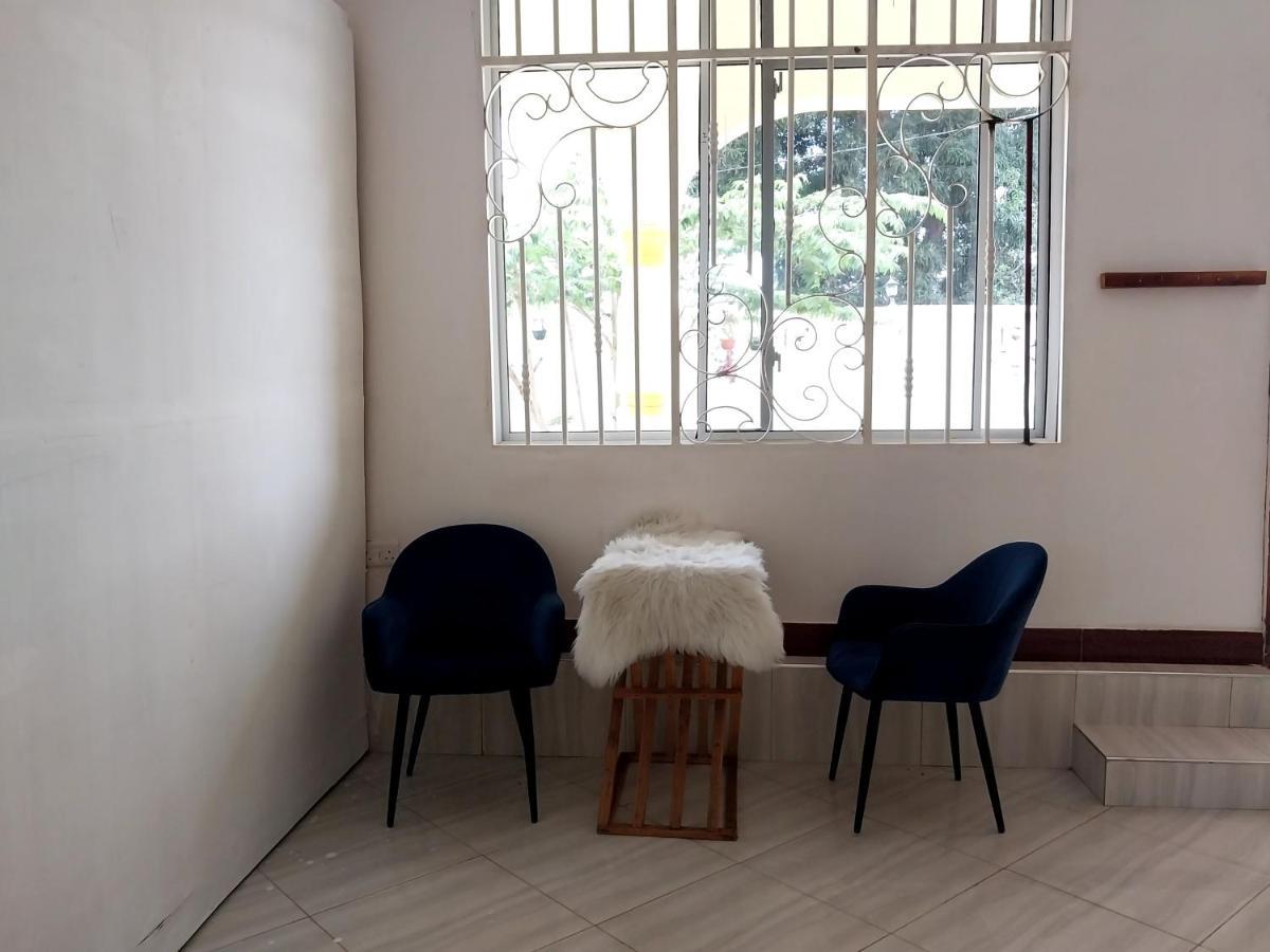 Bed and Breakfast L&J Modern Backpackers Kigamboni Beach House Дар-эс-Саламе Экстерьер фото