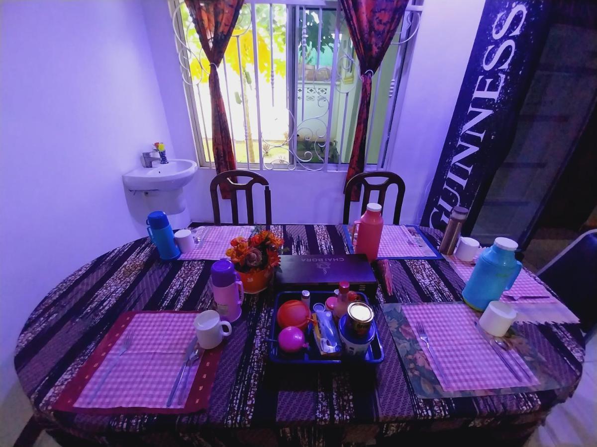 Bed and Breakfast L&J Modern Backpackers Kigamboni Beach House Дар-эс-Саламе Экстерьер фото