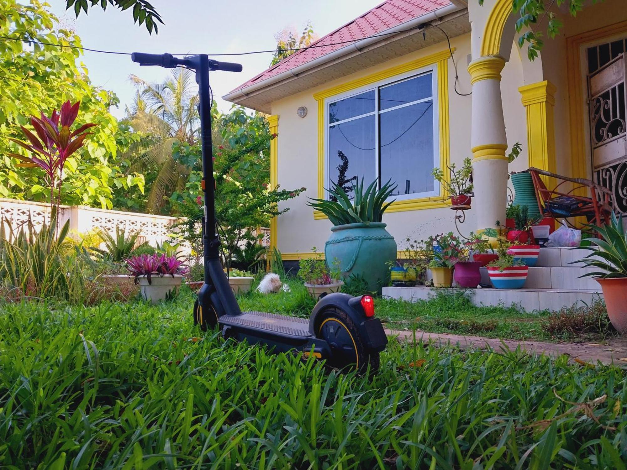 Bed and Breakfast L&J Modern Backpackers Kigamboni Beach House Дар-эс-Саламе Экстерьер фото